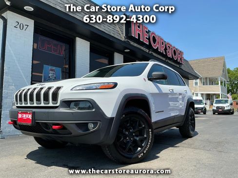 Used 2018 Jeep Cherokee Trailhawk w/ Quick Order Package 25L AWD/4WD image 1