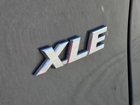 Used 2021 Toyota RAV4 XLE Premium FWD image 11