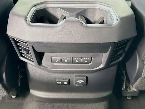Used 2024 Toyota Tundra Platinum AWD/4WD image 25