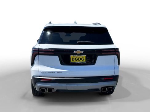 Used 2025 Chevrolet Traverse LT AWD/4WD image 4