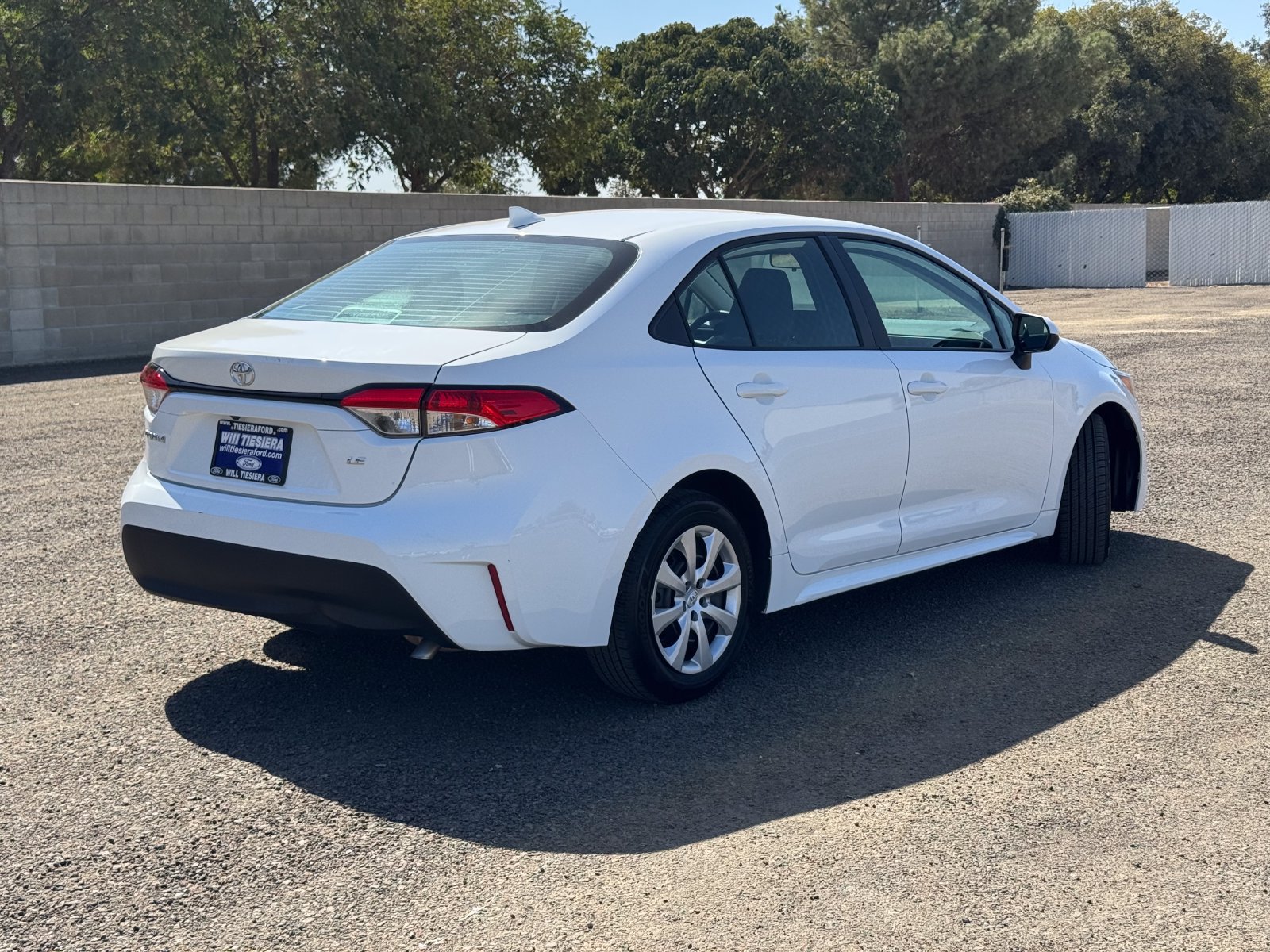 Used 2025 Toyota Corolla LE FWD image 3
