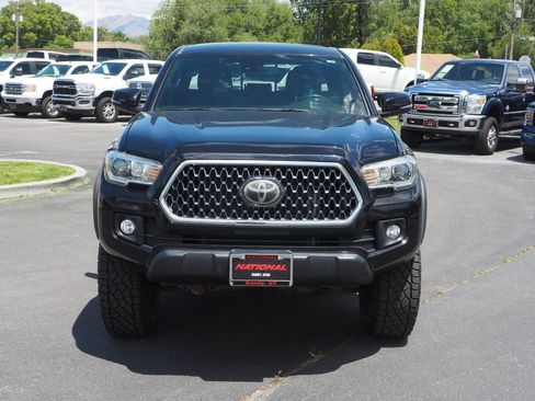 Used 2018 Toyota Tacoma TRD Off-Road AWD/4WD image 2