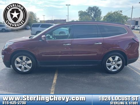 Used 2017 Chevrolet Traverse Premier image 2