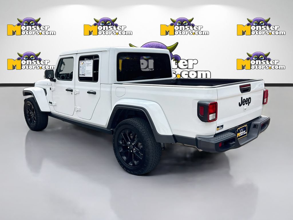 Used 2025 Jeep Gladiator Sport AWD/4WD image 7