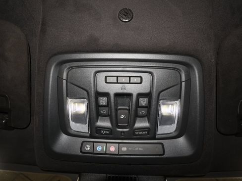Used 2025 GMC Sierra 3500 Denali Ultimate AWD/4WD image 34