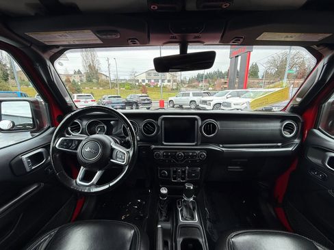 Used 2019 Jeep Wrangler Unlimited Sahara w/ Uconnect 4C Nav & Sound Group image 11