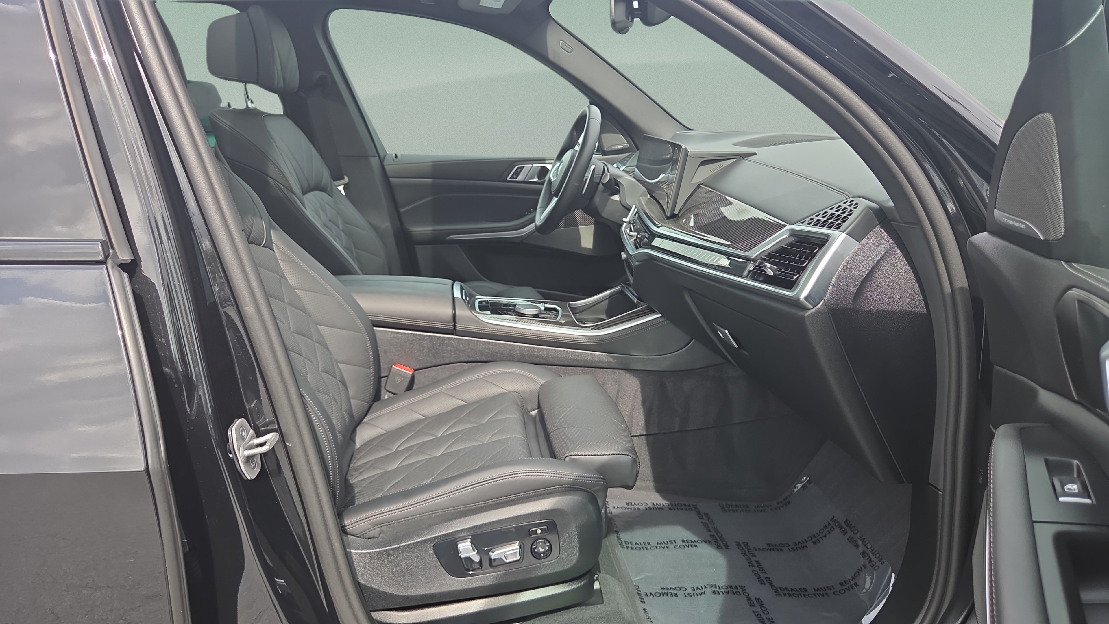 Certified 2025 BMW X5 M60i w/ Climate Comfort Package AWD/4WD image 17