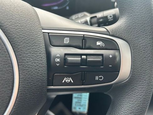 Used 2025 Kia Sportage LX AWD/4WD image 23
