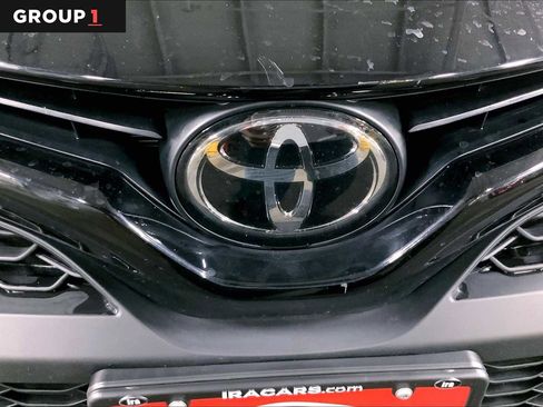 Used 2021 Toyota Camry SE w/ Cold Weather Package image 29