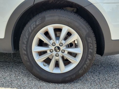 Used 2019 Kia Sorento AWD image 10