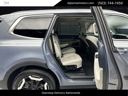 Used 2023 Kia Telluride EX w/ EX Captain's Chair Package image 21