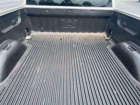 Used 2007 Chevrolet Silverado 1500 LT w/ 1LT Convenience Package RWD image 8