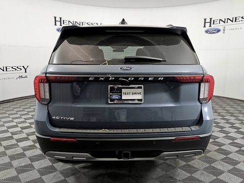 Used 2026 Ford Explorer Active w/ Active Comfort Package RWD image 6