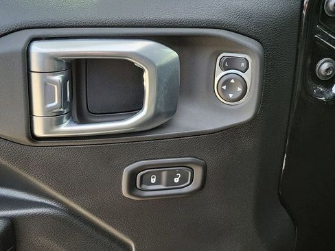 Used 2022 Jeep Gladiator Sport image 24