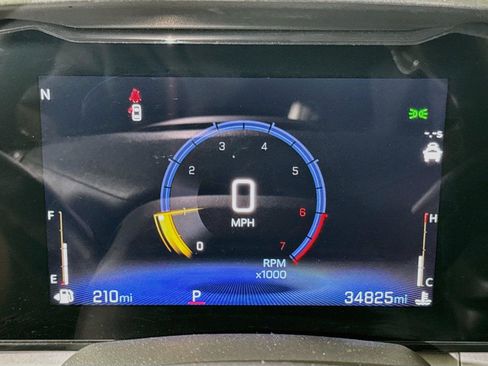 Used 2025 Chevrolet Trax LT FWD image 10