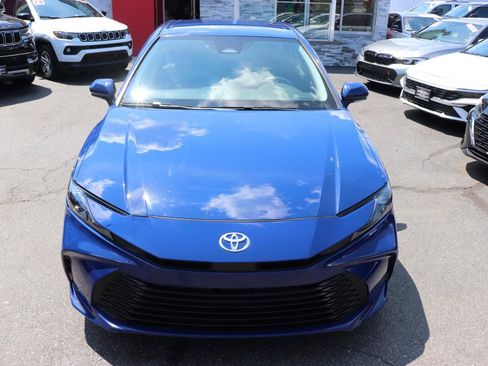 Used 2025 Toyota Camry LE FWD image 9