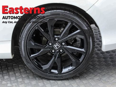 Used 2019 Honda Civic Sport image 8