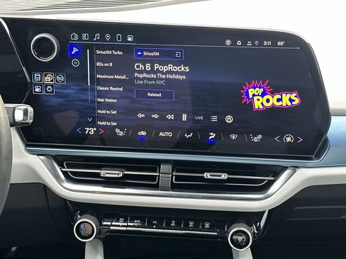 Used 2025 Chevrolet Equinox EV LT image 25