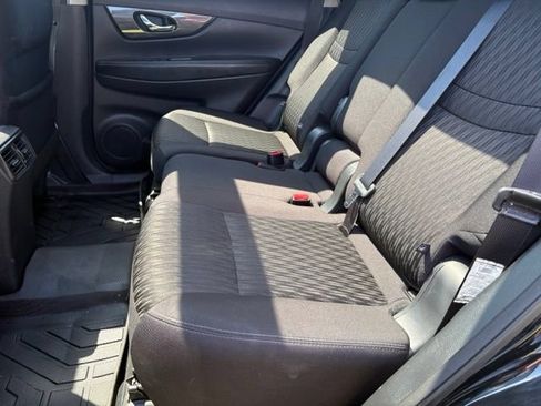 Used 2019 Nissan Rogue S AWD/4WD image 12