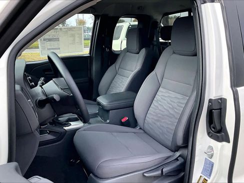 New 2026 Nissan Frontier S image 17