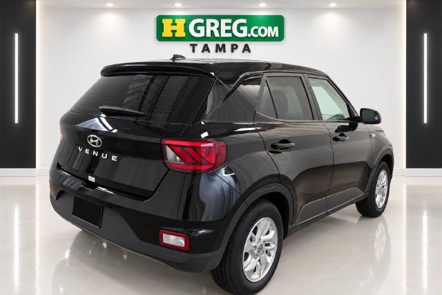 Used 2026 Hyundai Venue SE FWD image 6