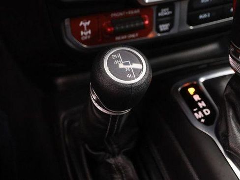 Used 2025 Jeep Wrangler Unlimited Rubicon AWD/4WD image 20