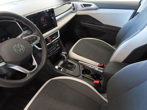 New 2026 Volkswagen Taos SE FWD image 22