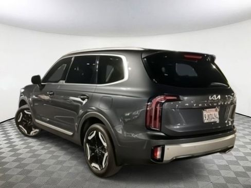 Certified 2024 Kia Telluride EX w/ EX Captain's Chair Package FWD image 6