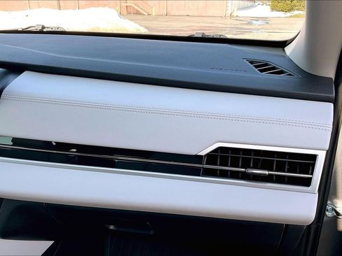 Used 2022 Mitsubishi Outlander SEL image 15