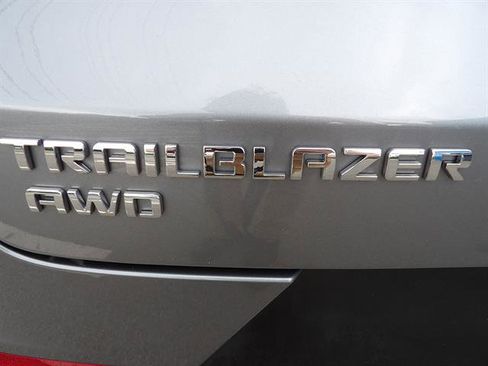 Used 2023 Chevrolet TrailBlazer LT w/ Convenience Package AWD/4WD image 36