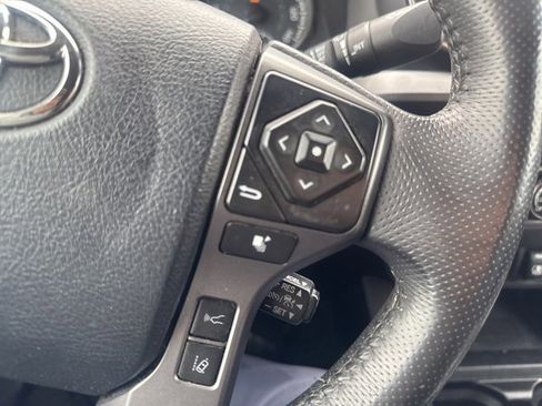 Used 2019 Toyota Tacoma TRD Sport image 20