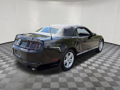 Used 2014 Ford Mustang Convertible RWD image 5
