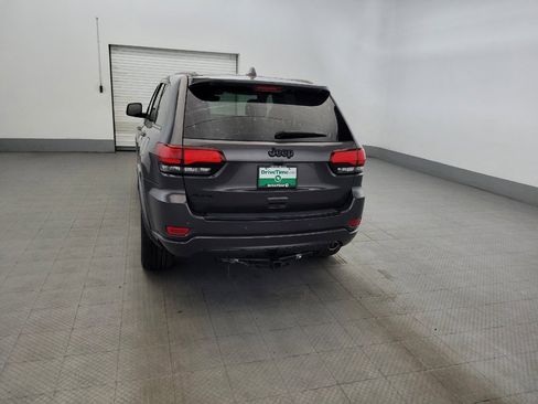 Used 2017 Jeep Grand Cherokee Altitude AWD/4WD image 6