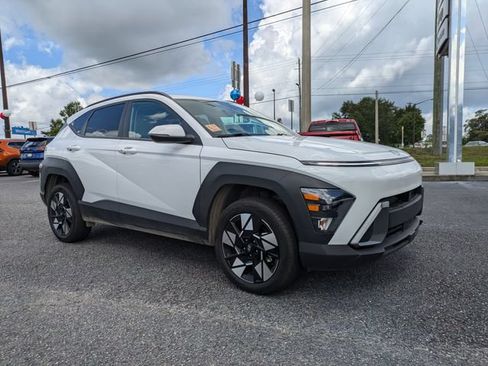 Used 2025 Hyundai Kona SEL AWD/4WD image 2