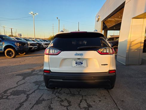 Used 2020 Jeep Cherokee Latitude Plus w/ Cold Weather Group image 5