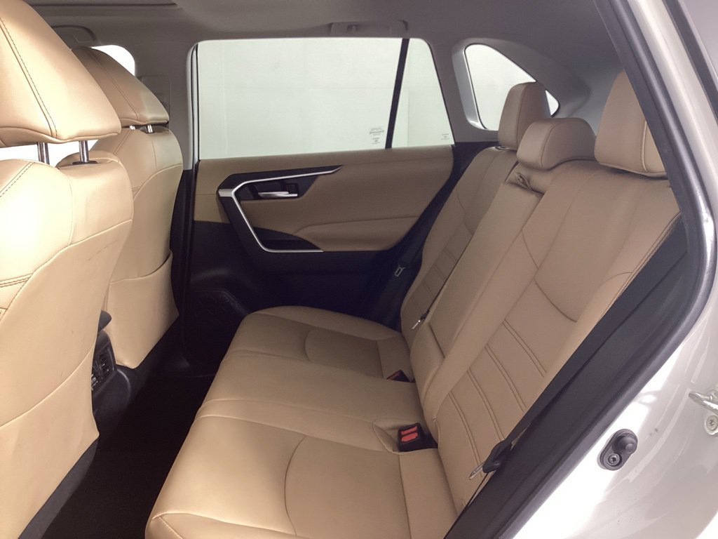 Used 2020 Toyota RAV4 XLE Premium AWD/4WD image 29