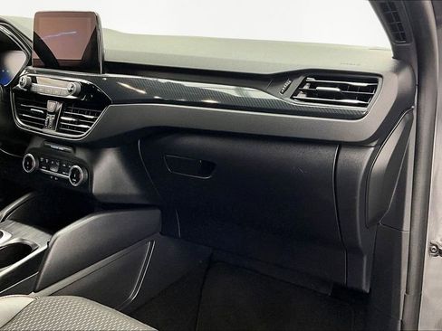 Certified 2025 Ford Escape ST-Line image 17