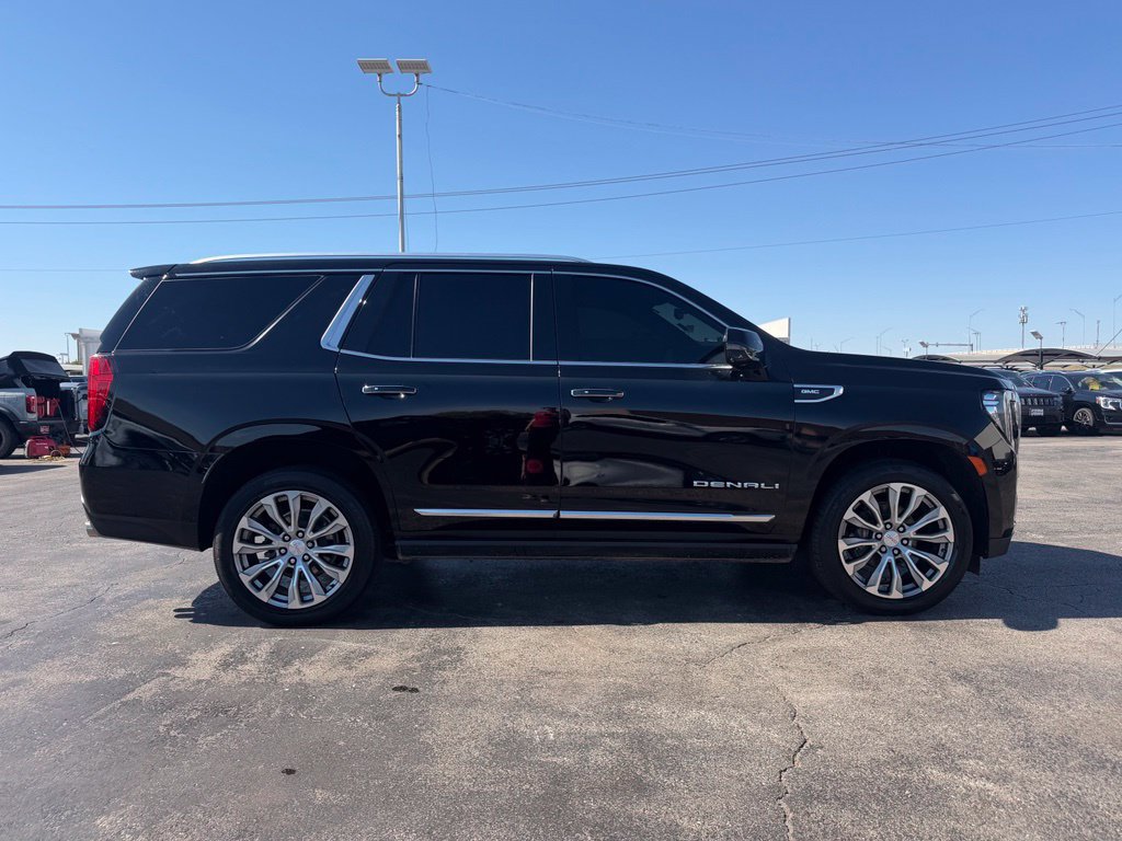 Used 2022 GMC Yukon Denali w/ Denali Premium Package AWD/4WD image 4