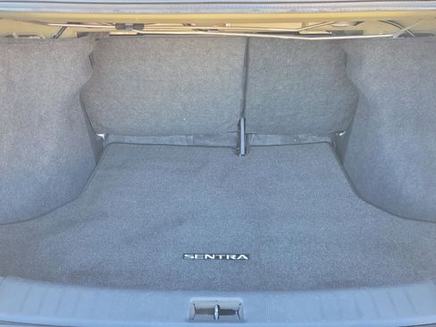 Used 2015 Nissan Sentra SV image 28