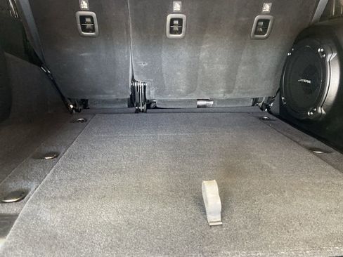 Used 2018 Jeep Wrangler Unlimited Sahara AWD/4WD image 13