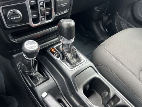 Used 2023 Jeep Wrangler Sahara w/ Cold Weather Group image 21