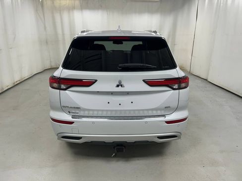 Used 2023 Mitsubishi Outlander AWD image 5