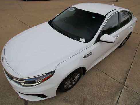 Used 2020 Kia Optima LX image 17