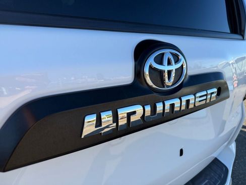 Used 2020 Toyota 4Runner TRD Off-Road AWD/4WD image 34
