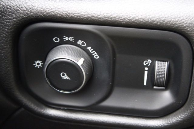 Used 2021 RAM 3500 Big Horn AWD/4WD image 25