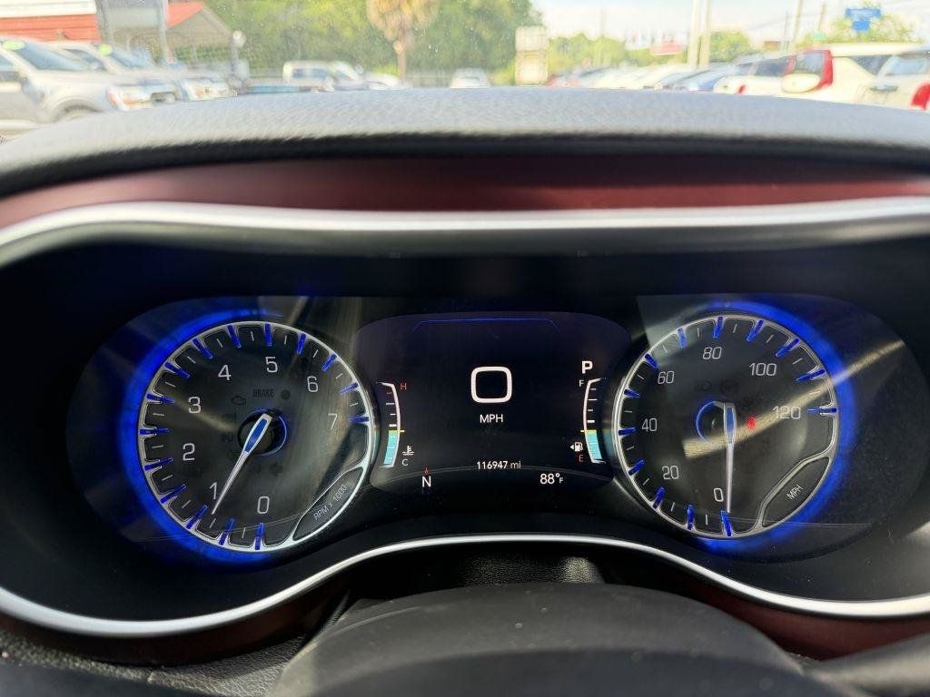 Used 2020 Chrysler Pacifica Limited FWD image 16