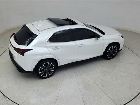 Used 2023 Lexus UX 250h AWD w/ Premium Package image 82