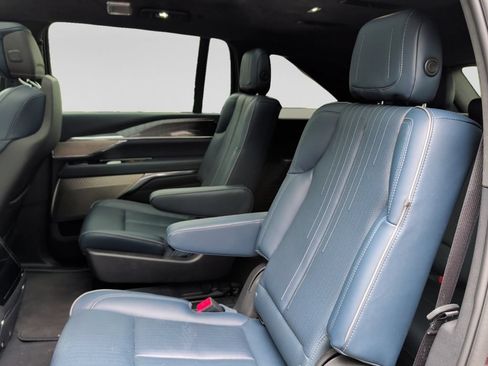 Used 2025 Cadillac Escalade IQ Luxury 2 w/ LPO, Premium Carpet Package AWD/4WD image 31
