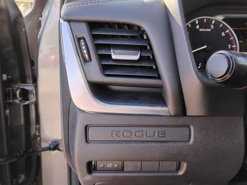 Used 2023 Nissan Rogue S AWD/4WD image 19