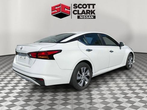 Used 2022 Nissan Altima 2.5 S FWD image 6